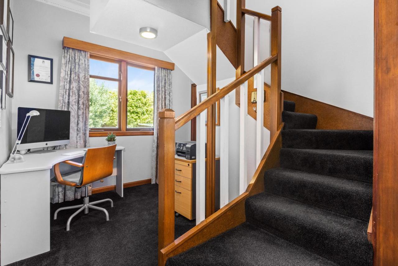 Live Large In The Village Havelock North Eksteriør bilde
