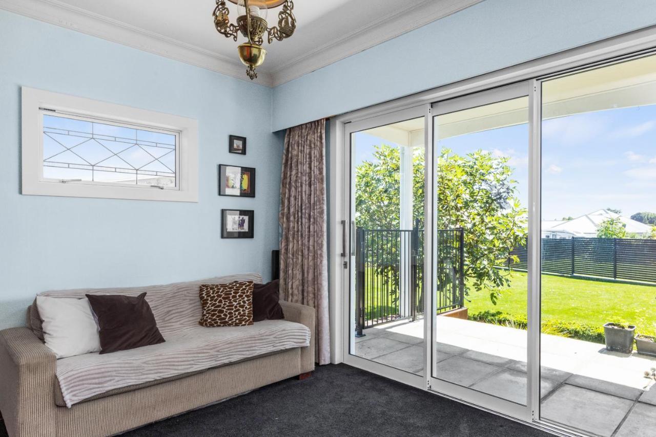Live Large In The Village Havelock North Eksteriør bilde